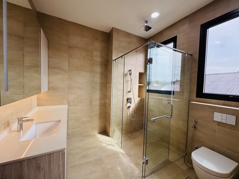 Brand New with Pool, 5 levels with Lift, 7 Big bedrooms ensuite, huge living & dining hall, Walk to Stevens MRT, call 8130 3636 to view, 7 Bedrooms, 9,500 sqft, Semi-Detached House For Sale, by Kim Yan 金燕, 500006856 - Bathroom - PropertyGuru.com.sg