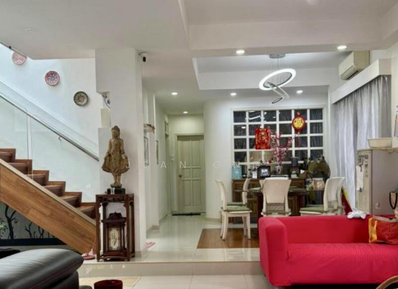 1KM NANYANG PRI. RARE 2 STY SEMI-D. REGULAR ELEVATED LAND. WIDE FRONTAGE. JEAN 93571119, Namly / Coronation Road / Lantana / Greenleaf, Tanglin / Holland / Bukit Timah, 4 Bedrooms, 3,000 sqft, Semi-Detached House For Sale, by Jean Ong, 500006990 - Living Room - PropertyGuru.com.sg