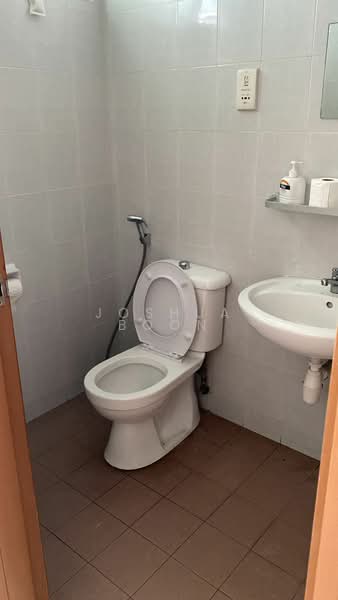 781 bukit timah, 781 bukit timah road, 1 Bedroom, 1,200 sqft, Walk-up Apartment For Rent, by Joshua Boon, 500007073 - Bathroom - PropertyGuru.com.sg