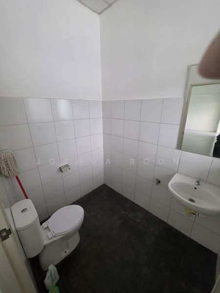 Harvest @ Woodlands, 280 Woodlands Industrial Park E5, 1,658 sqft, Factory / Workshop (B2) For Rent, by Joshua Boon, 500007088 - Bathroom - CommercialGuru.com.sg