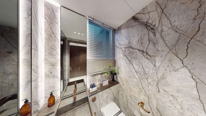 BEST BUY, opposite Great world mall, , 4 Bedrooms, 1,421 sqft, Condominium For Sale, by Elaine Wong, 500007126 - Bathroom - PropertyGuru.com.sg