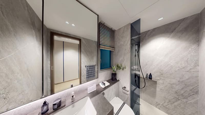 BEST BUY, opposite Great world mall, , 4 Bedrooms, 1,421 sqft, Condominium For Sale, by Elaine Wong, 500007126 - Bathroom - PropertyGuru.com.sg