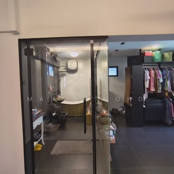 346 Woodlands Street 32, 346 Woodlands Street 32, 3 Bedrooms, 1,593 sqft, HDB Flat For Sale, by Mansor Mohd, 500007137 - Bathroom - PropertyGuru.com.sg