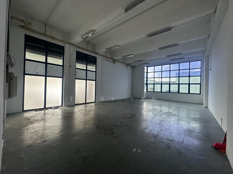 Heng Loong Building, 61 Bukit Batok Crescent, Dairy Farm / Bukit Panjang / Choa Chu Kang, 1,150 sqft, Light Industrial (B1) For Rent, by Terry Tan, 500007159 - Interior - CommercialGuru.com.sg