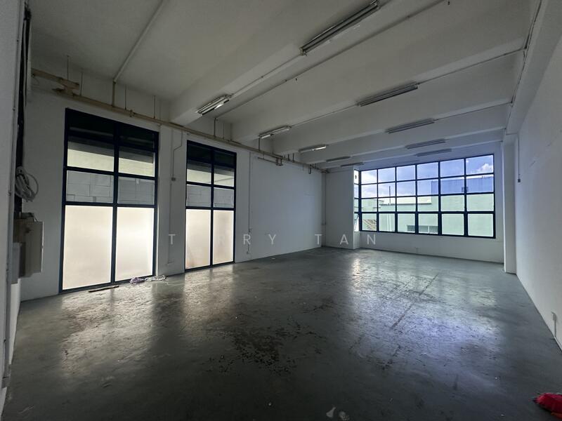 Heng Loong Building, 61 Bukit Batok Crescent, Dairy Farm / Bukit Panjang / Choa Chu Kang, 1,150 sqft, Light Industrial (B1) For Rent, by Terry Tan, 500007159 - Interior - CommercialGuru.com.sg