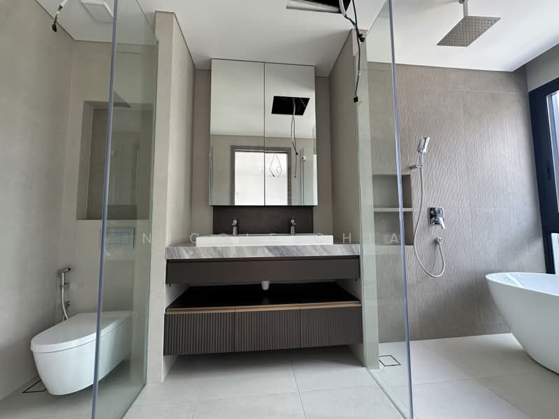 Lorong G Telok Kurau, Lorong G Telok Kurau , East Coast vicinity, 5 Bedrooms, 6,311 sqft, Semi-Detached House For Sale, by Nicole Chia, 500007197 - Bathroom - PropertyGuru.com.sg