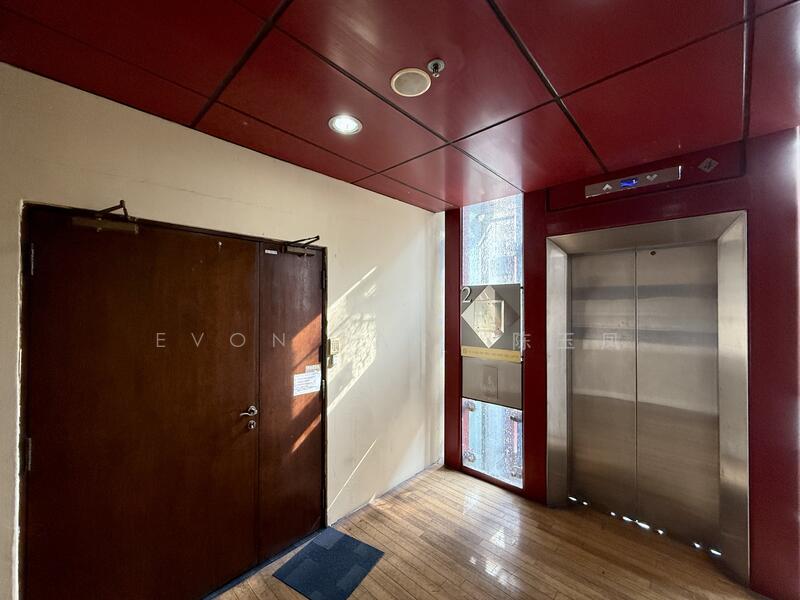 ✨ Shophouse Office with Lift, MRT, Parking, Far East Square | Pekin Street | Telok Ayer Street, 947 sqft, Office For Rent, by Evon Tan  陈玉凤, 500007229 - Corridor - CommercialGuru.com.sg