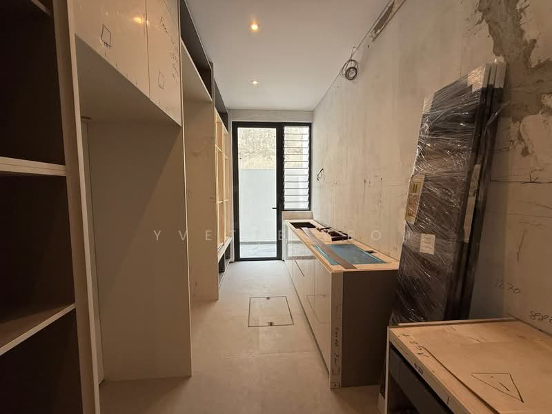 ❤️GIANT⚡️ Brand New Inter Terrace w Lift & Attic in D20 Terraced House For Sale at S$ 6,400,000 | PropertyGuru Singapore - Interior