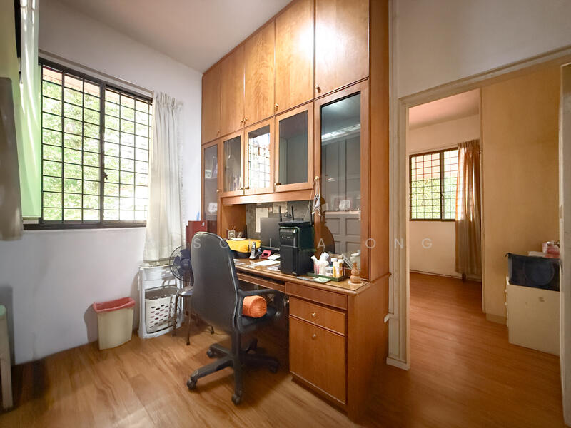 For Sale - UNDERVALUED FREEHOLD LANDED HOUSE FOR SALE