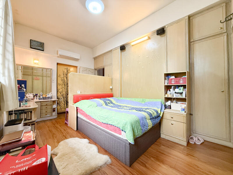 For Sale - UNDERVALUED FREEHOLD LANDED HOUSE FOR SALE