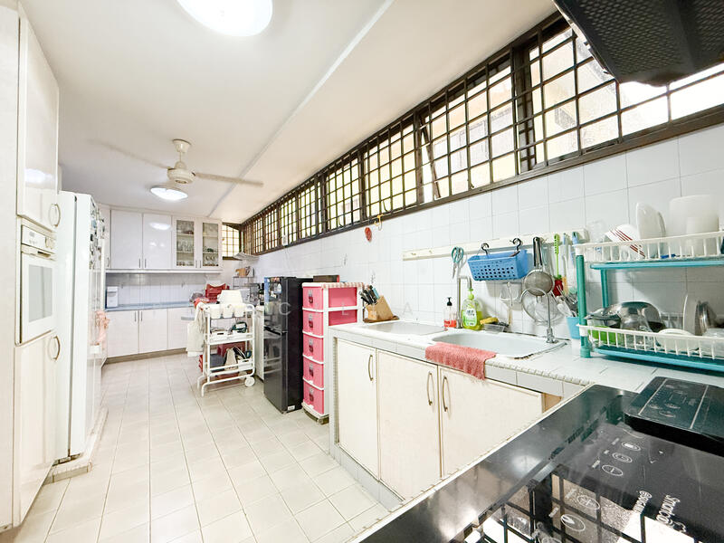 For Sale - UNDERVALUED FREEHOLD LANDED HOUSE FOR SALE