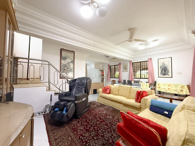 For Sale - UNDERVALUED FREEHOLD LANDED HOUSE FOR SALE