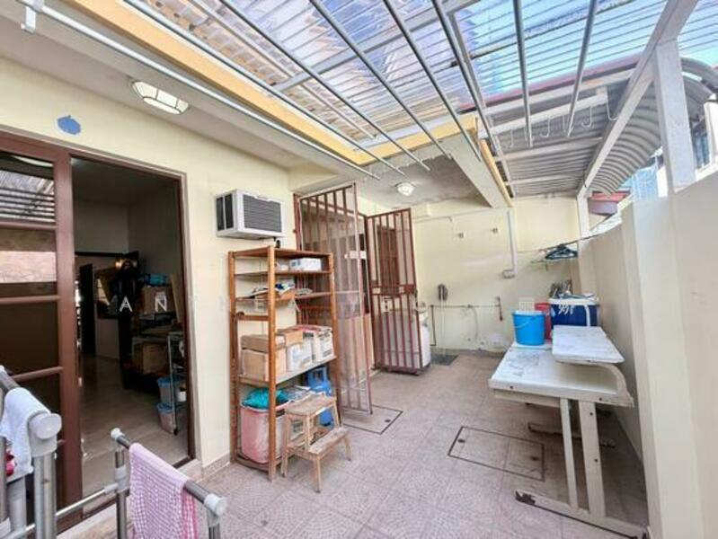 Cambridge road terrace 8 bedroom Terraced House For Sale at S$ 6,200,000 | PropertyGuru Singapore