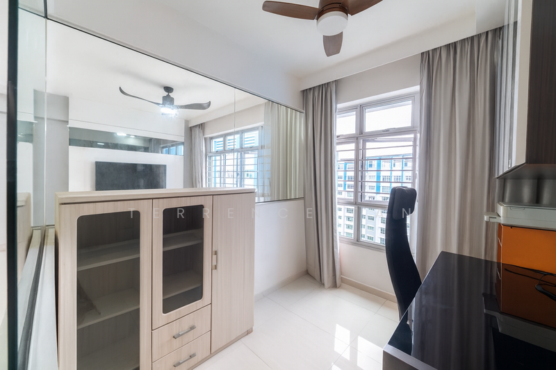 Study/creativity room decluttered