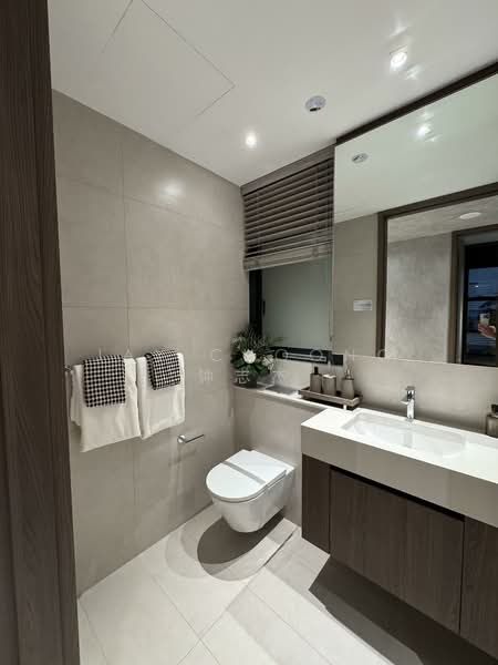 Pinery Residences, Tampines Street 94, Bedok / Upper East Coast, 4 Bedrooms, 1,238 sqft, Condominium For Sale, by Jay Choong 钟志杰, 500007626 - Bathroom - PropertyGuru.com.sg