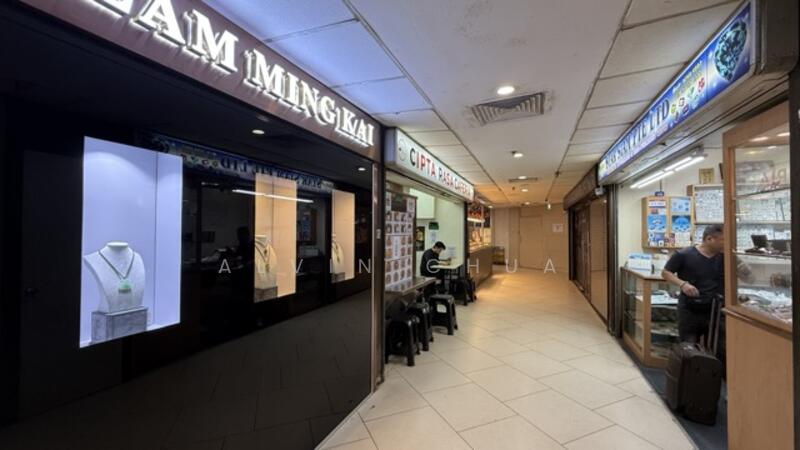 Lucky Plaza, 304 Orchard Road, 1,679 sqft, Food & Beverage For Rent, by Alvin Chua, 500007977 - Corridor - CommercialGuru.com.sg