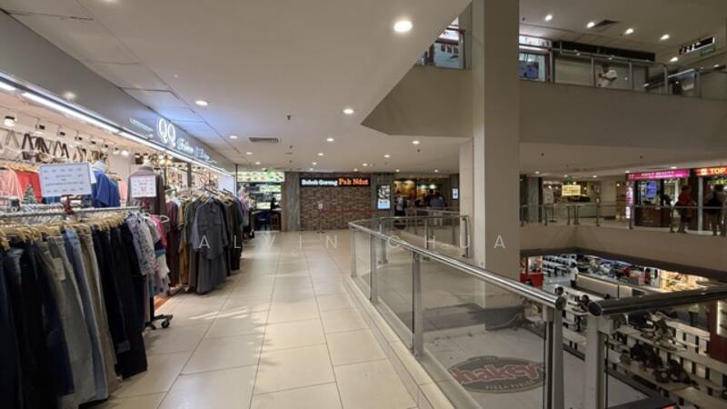 Lucky Plaza, 304 Orchard Road, 1,679 sqft, Food & Beverage For Rent, by Alvin Chua, 500007977 - Corridor - CommercialGuru.com.sg