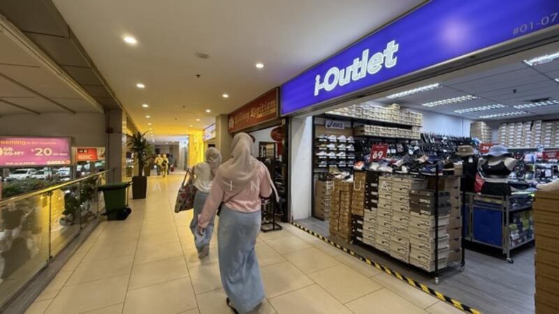 Lucky Plaza, 304 Orchard Road, 1,679 sqft, Food & Beverage For Rent, by Alvin Chua, 500007977 - Corridor - CommercialGuru.com.sg