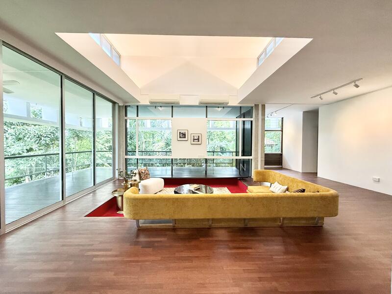 Living Room (2nd floor)