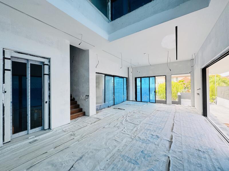 For Sale - Brand new & freehold semi-d, 4 levels with lift, swimming pool, Basement to park 6 cars