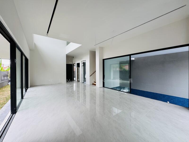 For Sale - Last unit: Brand new & freehold semi-d, 4 levels with lift, swimming pool, Basement to park 6 cars