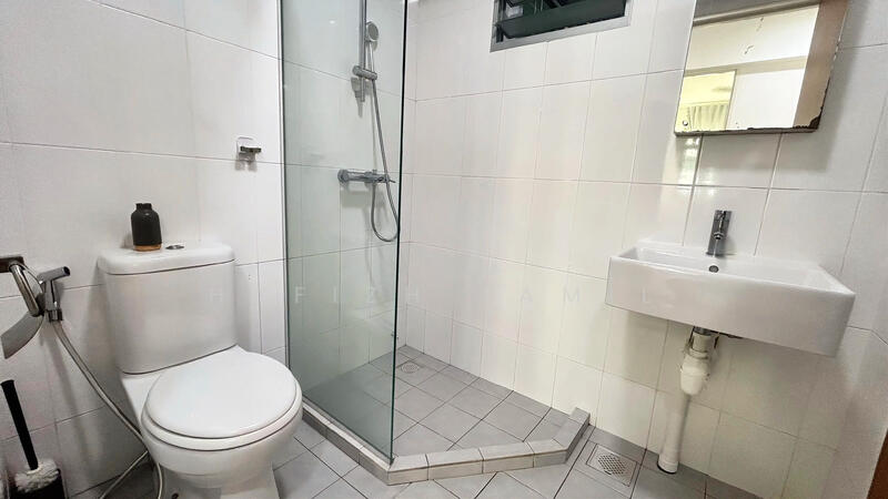 416A Fernvale Link HDB Flat For Sale at S$ 800,000 | PropertyGuru Singapore - Bathroom