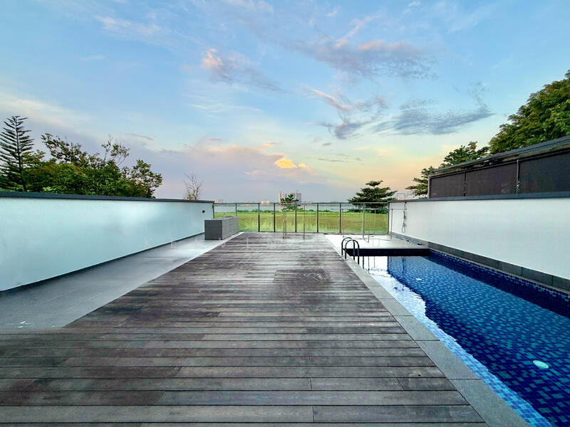 For Sale - ⭐️CHEAP⭐️ 4-storey Seaside Bungalow/Detached Sembawang Park