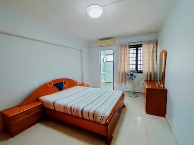 For Sale - 520 Hougang Avenue 6