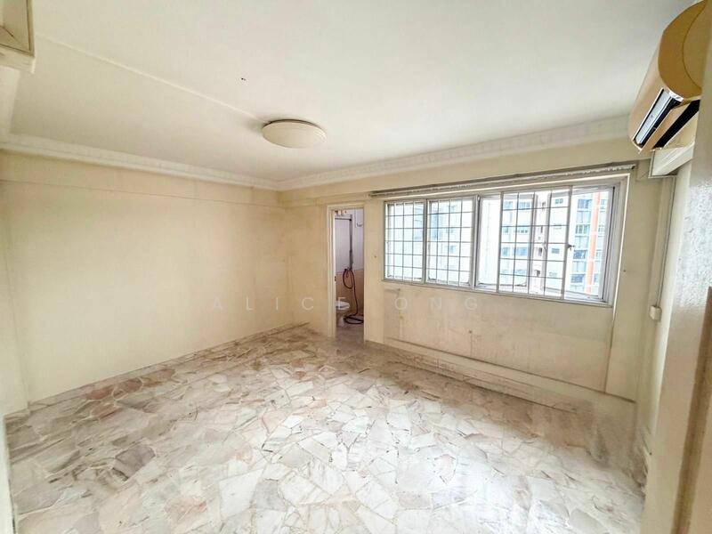 101 Clementi Street 14 HDB Flat For Sale at S$ 890,000 | PropertyGuru Singapore - Master Bedroom - Actual
