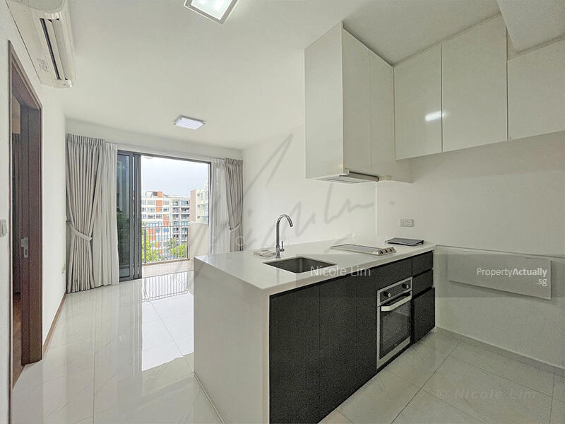 Living / DIning Area with Balcony