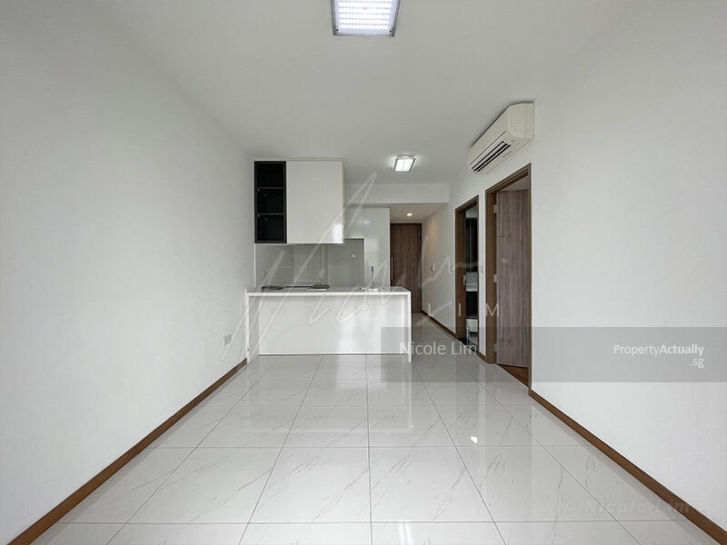 Living / DIning Area with Balcony