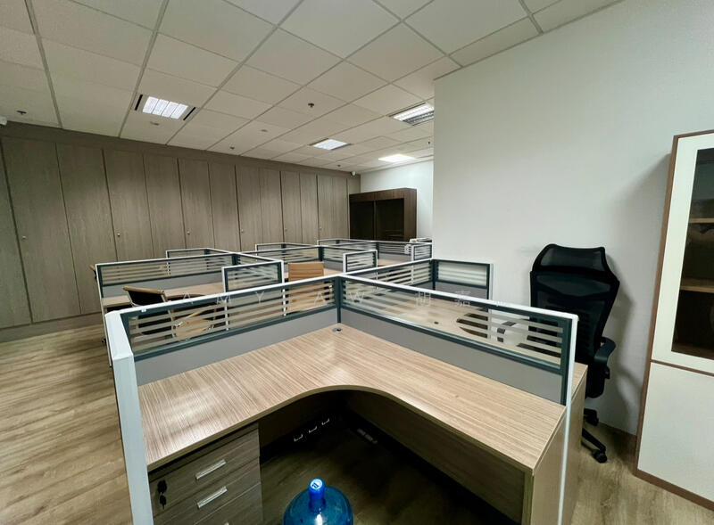 RAFFLES PLACE | Nicely Fitted Office | City Views |, Raffles Place MRT, 1,044 sqft, Office For Rent, by Amy Aw 胡嘉薇, 500009068 - CommercialGuru.com.sg