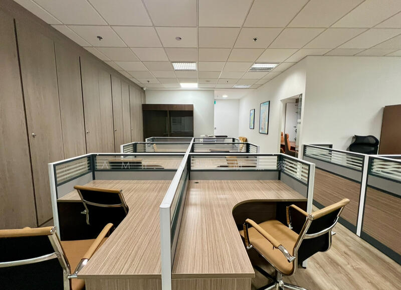 RAFFLES PLACE | Nicely Fitted Office | City Views |, Raffles Place MRT, 1,044 sqft, Office For Rent, by Amy Aw 胡嘉薇, 500009068 - CommercialGuru.com.sg
