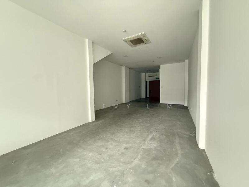 5 Storey Shophouse - 586 Serangoon, F&B, Retail Use, Shop, F&B Unit, 5 Storey Whole Building for Lease, 6,000 sqft, Food & Beverage For Rent, by Jeremy Lim, 500009102 - Interior - CommercialGuru.com.sg