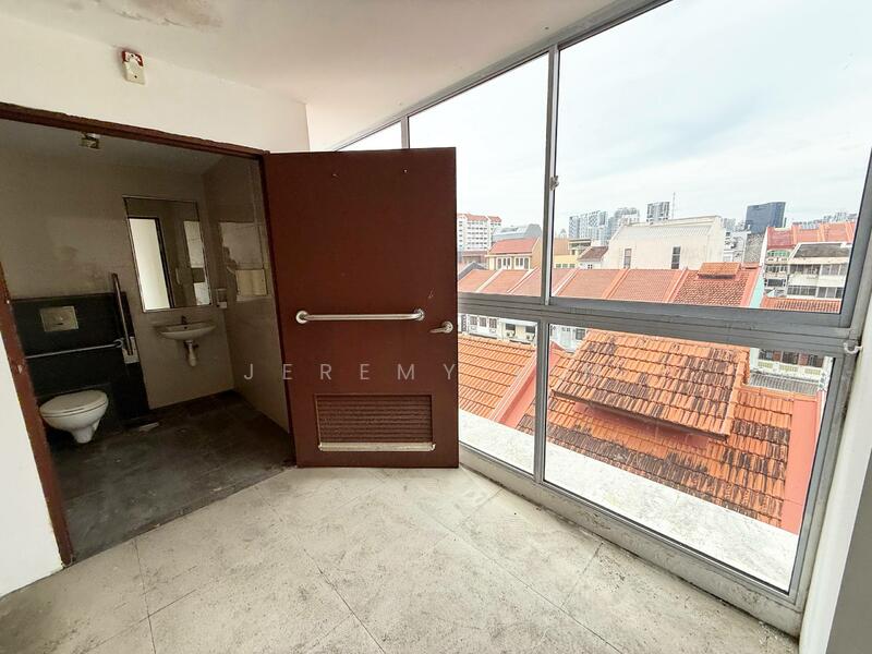 5 Storey Shophouse - 586 Serangoon, F&B, Retail Use, Shop, F&B Unit, 5 Storey Whole Building for Lease, 6,000 sqft, Food & Beverage For Rent, by Jeremy Lim, 500009102 - Bathroom - CommercialGuru.com.sg