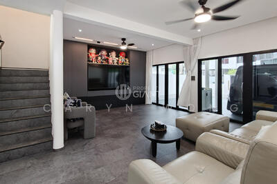 For Sale - ❤️GIANT⚡️Exclusive Freehold 2 Storey Corner Terrace! Mins Drive to Tao Nan