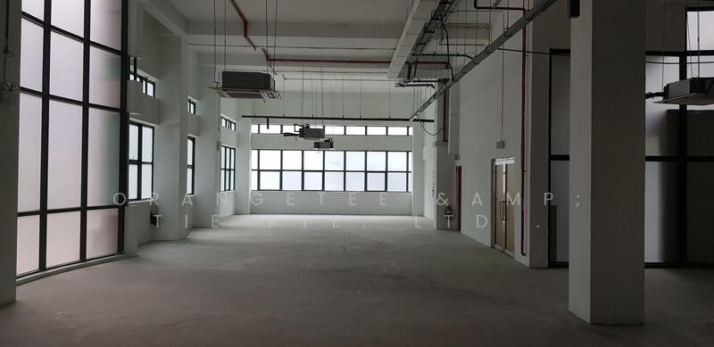 Warehouse, Changi South, MRT, High Ceiling, Storage, Loading Bays, Warehouse, 19,508 sqft, Warehouse For Rent, by Jason Chong, 500009206 - Interior - CommercialGuru.com.sg