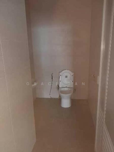 LHN Food Chain, 55 Tuas South Avenue 1, 2,508 sqft, Factory / Workshop (B2) For Rent, by Grace Tan, 500009256 - Bathroom - CommercialGuru.com.sg