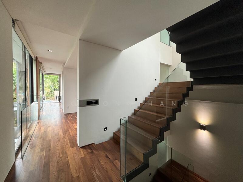 ⭐ D11 Modern bungalow with pool ❤️, Trevose Crescent off Dunearn Road, 6 Bedrooms, 7,000 sqft, Detached House For Sale, by Ngo Tong Hang, 500009417 - Corridor - PropertyGuru.com.sg