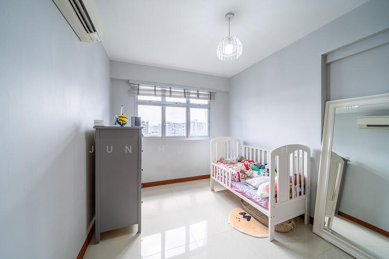 For Sale - 879B Tampines Avenue 8