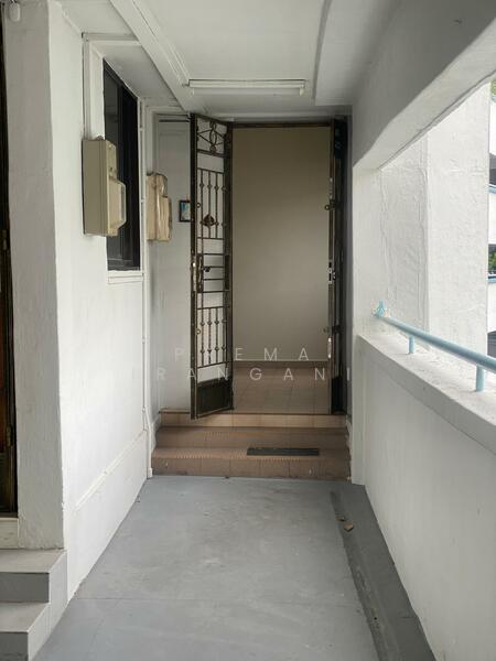 Entrance, Corner Unit