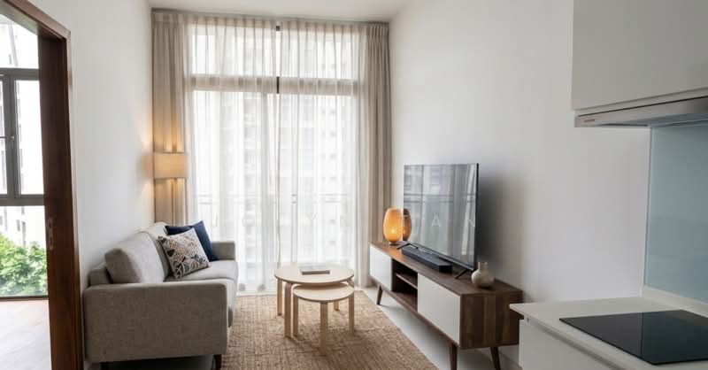 Urban Vista, 2 Tanah Merah Kechil Link, 2 Bedrooms, 560 sqft, Condominium For Sale, by Jolyn Tan, 500009536 - Living Room - PropertyGuru.com.sg