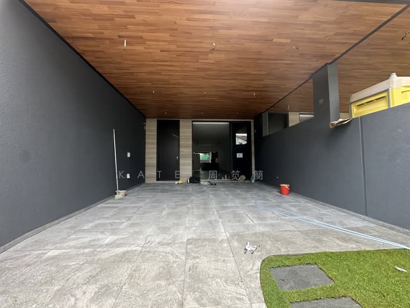 Last Unit! | Brand New @ Mount Sinai | Bright Airwell | Lift & Pool, Within 1km to Henry Park Primary School, Near Amenities, 5 Bedrooms, 4,574 sqft, Terraced House For Sale, by Kate 周笕簢., 500009541 - Exterior - PropertyGuru.com.sg