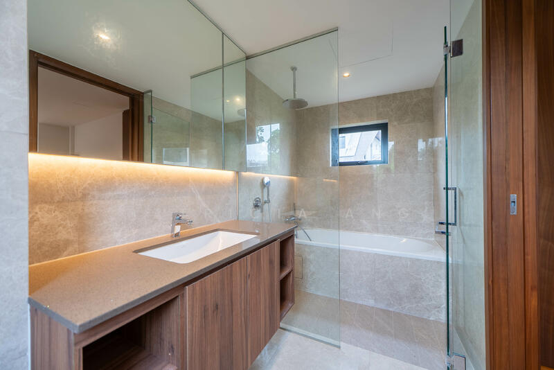 Cluny Park Road, Cluny Park Road, 5 Bedrooms, 6,308 sqft, Detached House For Sale, by Patricia Ang, 500009622 - Bathroom - PropertyGuru.com.sg