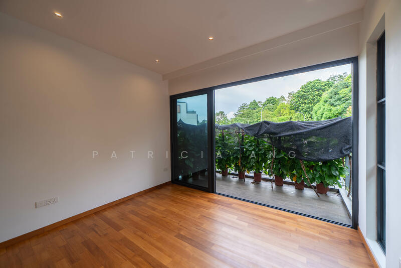 Cluny Park Road, Cluny Park Road, 5 Bedrooms, 6,308 sqft, Detached House For Sale, by Patricia Ang, 500009622 - Guest Bedroom - PropertyGuru.com.sg