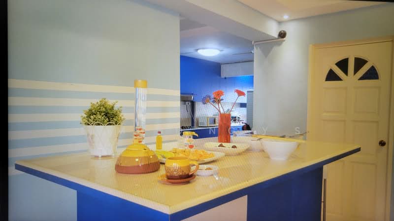 505 Choa Chu Kang Street 51 HDB Flat For Sale at S$ 539,000 | PropertyGuru Singapore - Kitchen