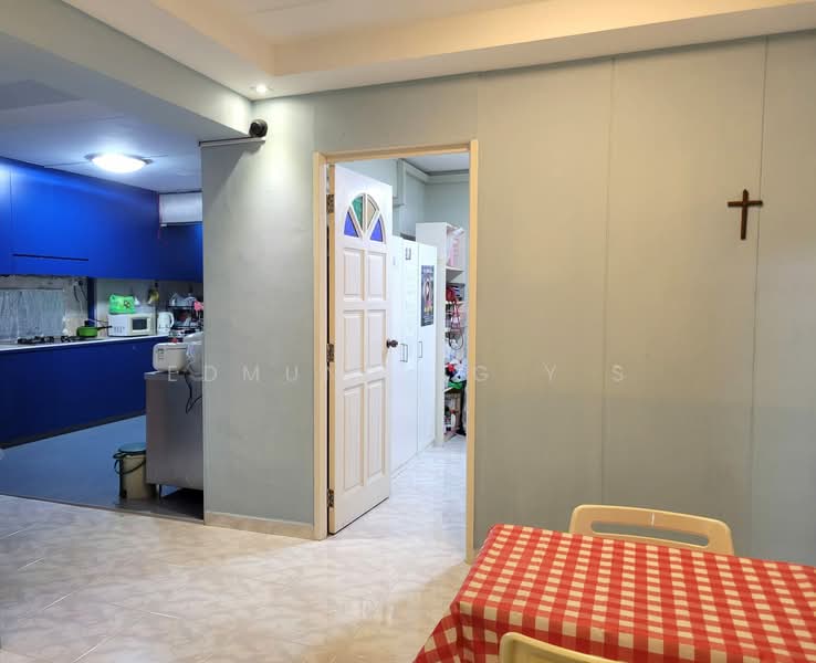 505 Choa Chu Kang Street 51 HDB Flat For Sale at S$ 539,000 | PropertyGuru Singapore - Kitchen
