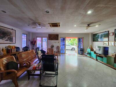 For Sale - Beauty Garden