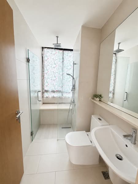 Rosewood Suites, 65 Rosewood Drive, 3 Bedrooms, 1,098 sqft, Condominium For Sale, by Zion Zhao 赵峻慷, 500009978 - Bathroom - PropertyGuru.com.sg