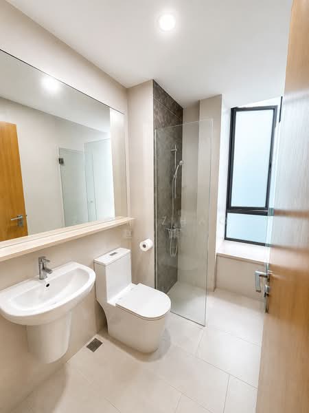 Rosewood Suites, 65 Rosewood Drive, 3 Bedrooms, 1,098 sqft, Condominium For Sale, by Zion Zhao 赵峻慷, 500009978 - Bathroom - PropertyGuru.com.sg